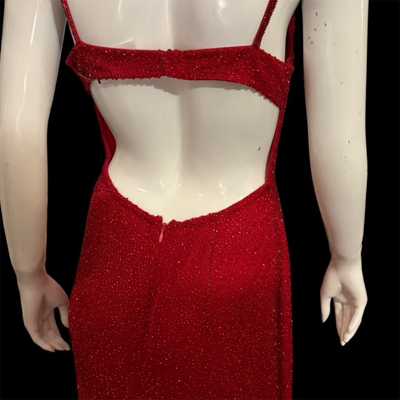 Sean Collection Stunning Evening Gown - Picture 5 of 6